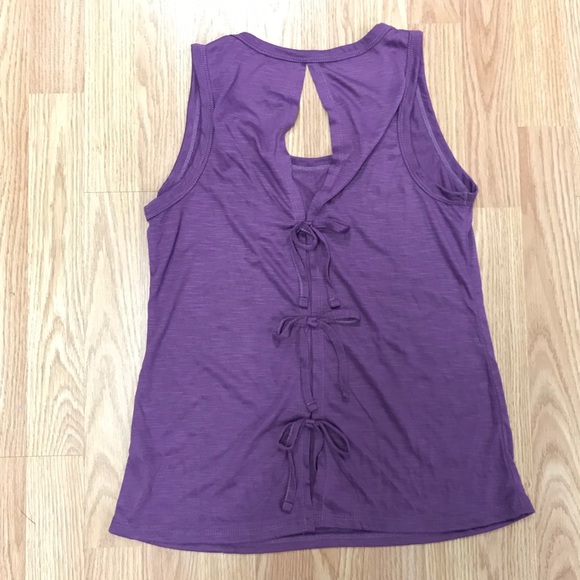 Top - Picture 2 of 2